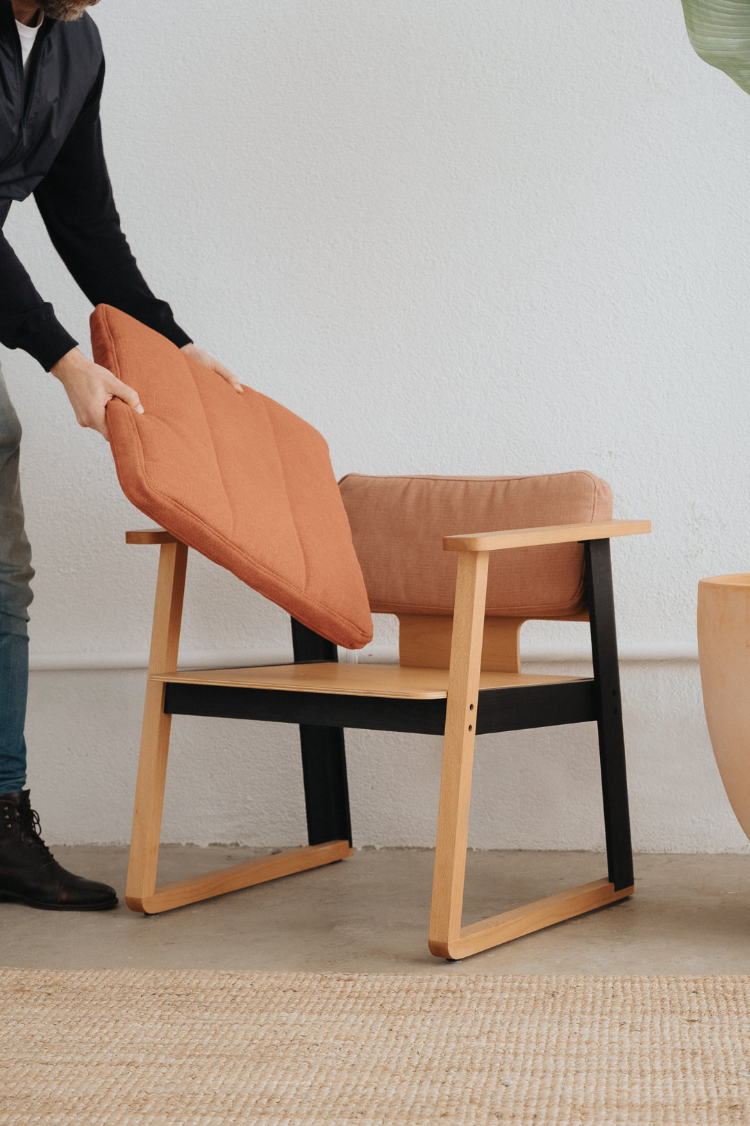 Niu Armchair 001